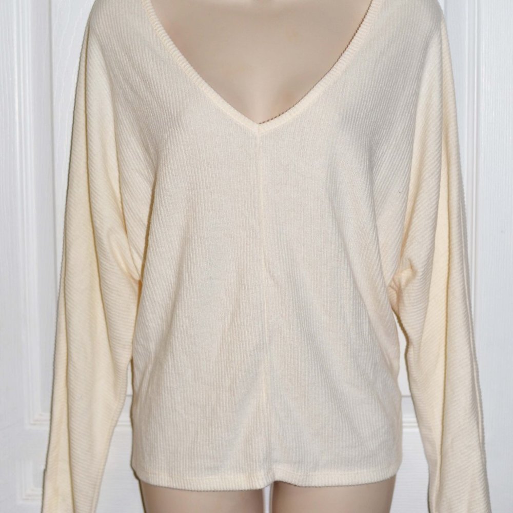 Sweater - Picture 2 of 4